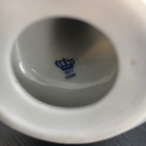 Vintage PORCELAIN FLORAL CROWN Ring and trinket dish. - Picture 4 of 5